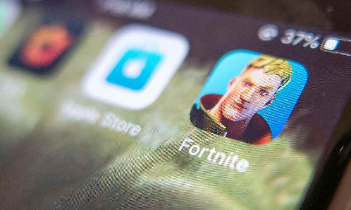Play Fortnite on iPhone After Ban